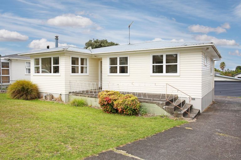 Photo of property in 9 Mcquarrie Avenue, Wattle Downs, Auckland, 2103