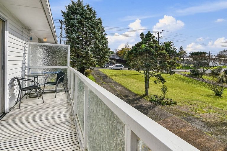 Photo of property in 9 Kelwyn Road, Kelston, Auckland, 0602