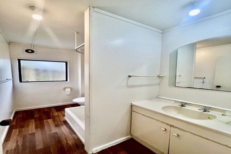 Photo of property in 4/133 Ennis Avenue, Pakuranga Heights, Auckland, 2010