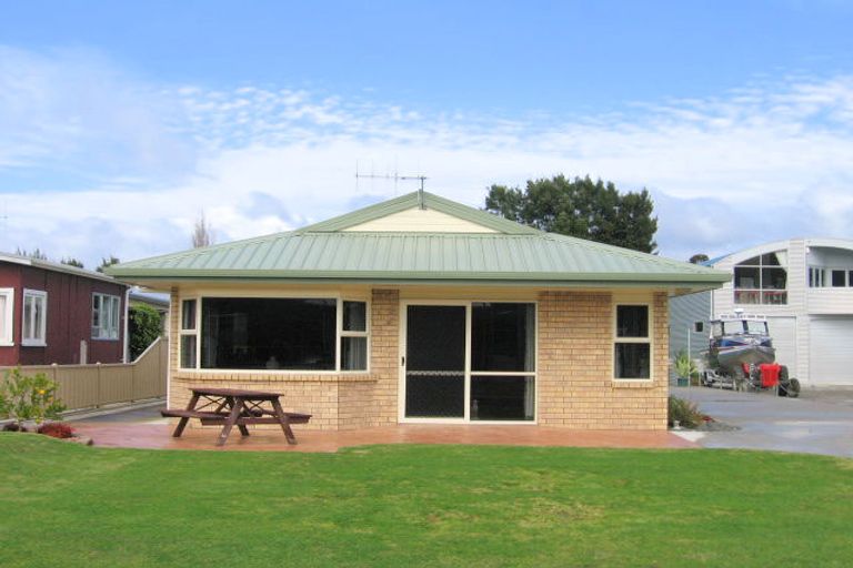 Photo of property in 613 Harbour View Road, Whangamata, 3620
