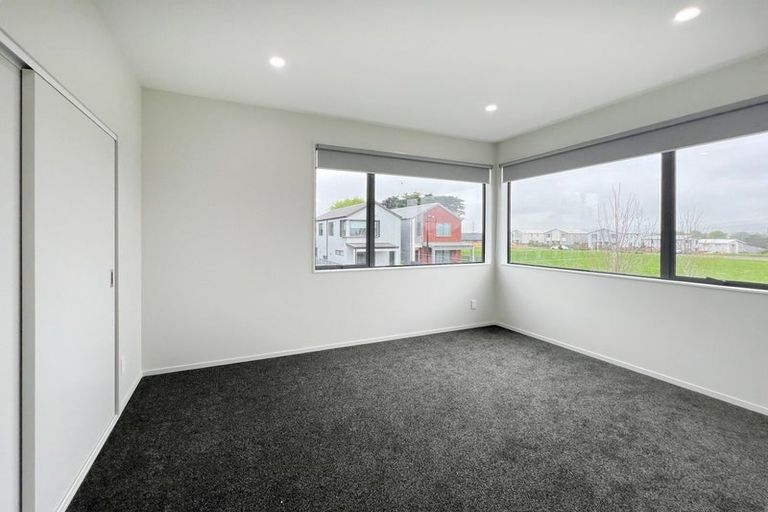 Photo of property in 16 Yellow Pear Lane, Karaka, 2578
