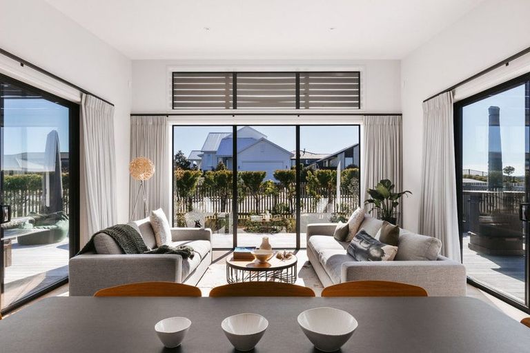 Photo of property in 22 Stingray Drive, Omokoroa, 3114