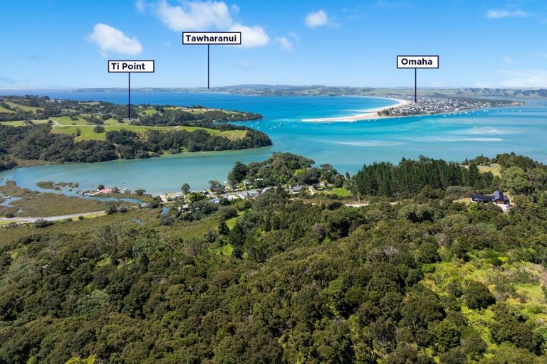 Photo of property in 14 Laika Avenue, Ti Point, Warkworth, 0985