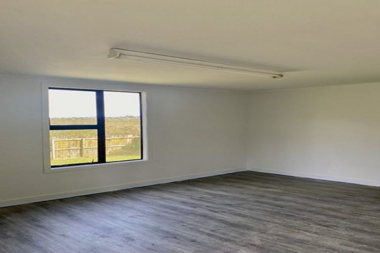 Photo of property in 17 Montego Place, Weymouth, Auckland, 2103