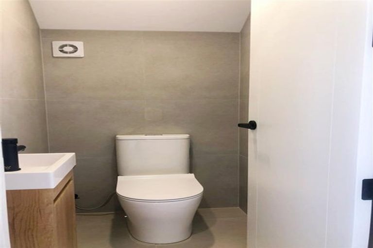 Photo of property in 20 Waimarie Drive, Karaka, 2578