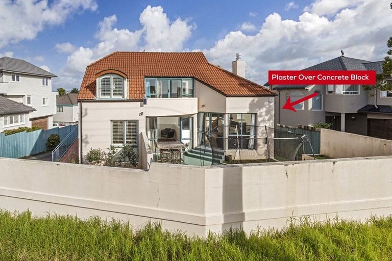 Photo of property in 1/208 East Coast Road, Forrest Hill, Auckland, 0620