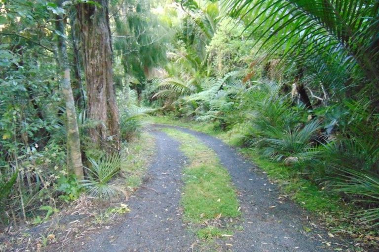 Photo of property in 118 Opanuku Road, Henderson Valley, Auckland, 0612