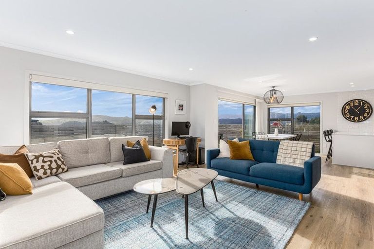 Photo of property in 174 Navigation Drive, Whitby, Porirua, 5024