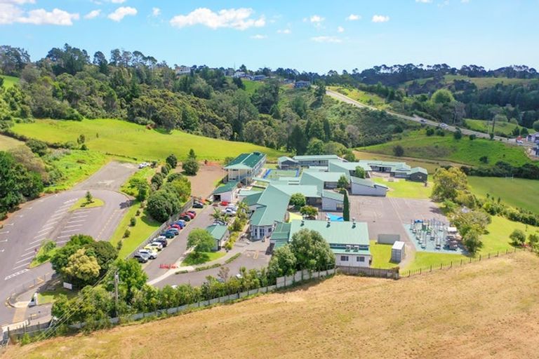 Photo of property in 22 Waitai Close, Long Bay, 0630