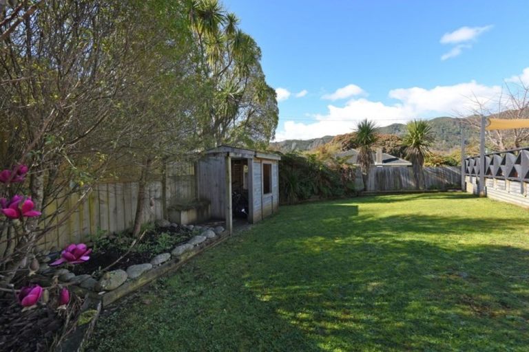 Photo of property in 52 Raukawa Street, Stokes Valley, Lower Hutt, 5019