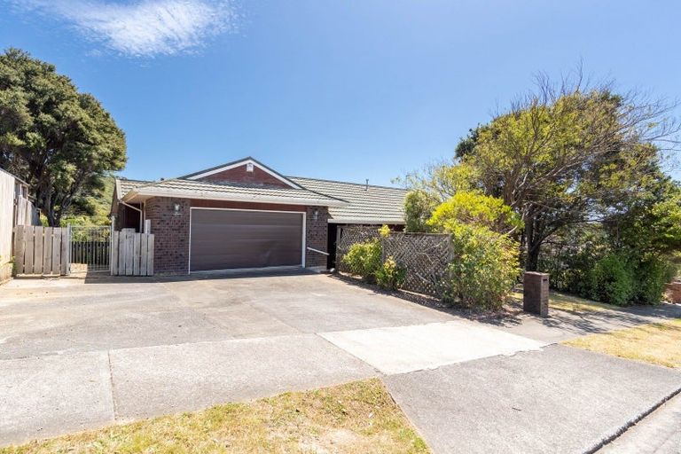 Photo of property in 22 Exploration Way, Whitby, Porirua, 5024
