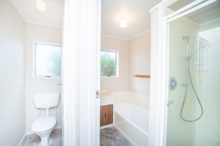 Photo of property in 25a Rosedale Crescent, Cloverlea, Palmerston North, 4412