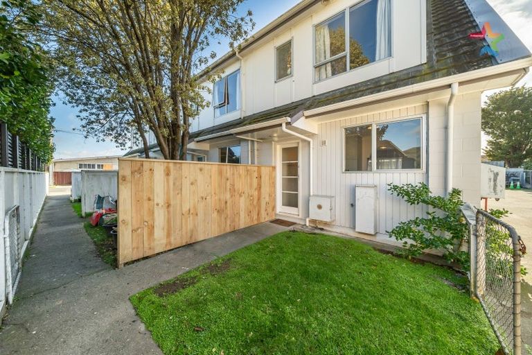 Photo of property in 6d Flock Grove, Fairfield, Lower Hutt, 5011