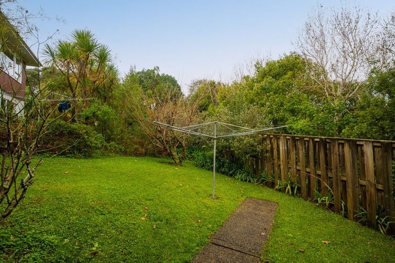 Photo of property in 1/39 View Road, Campbells Bay, Auckland, 0630