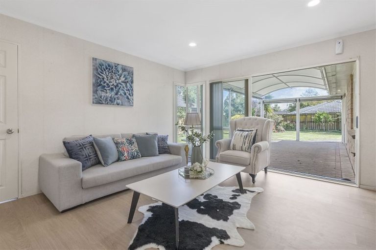 Photo of property in 5 Brosna Place, East Tamaki, Auckland, 2016