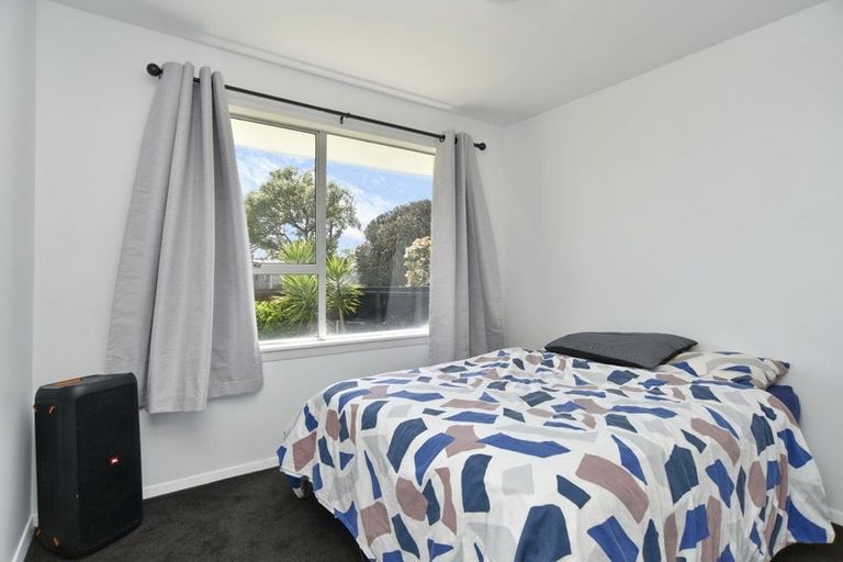 Photo of property in 9 Heathglen Avenue, Parklands, Christchurch, 8083