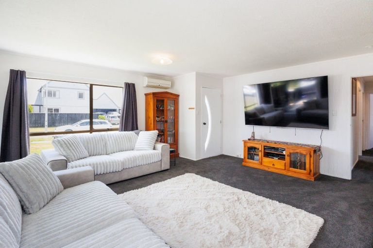 Photo of property in 9 Denver Place, Milson, Palmerston North, 4414