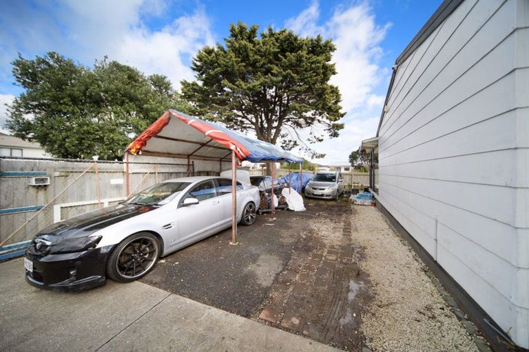 Photo of property in 178 Finlayson Avenue, Clendon Park, Auckland, 2103