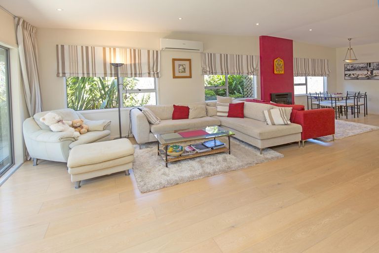 Photo of property in 16 Glengarry Avenue, Manly, Whangaparaoa, 0930