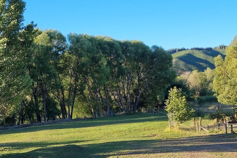 Photo of property in 10 Pigeon Valley Road, Wakefield, 7025