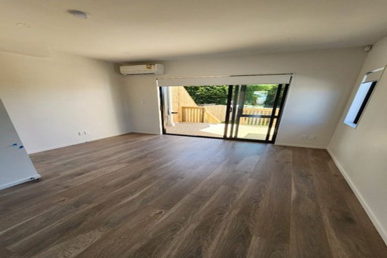 Photo of property in 25 Morihana Close, Glen Eden, 0602