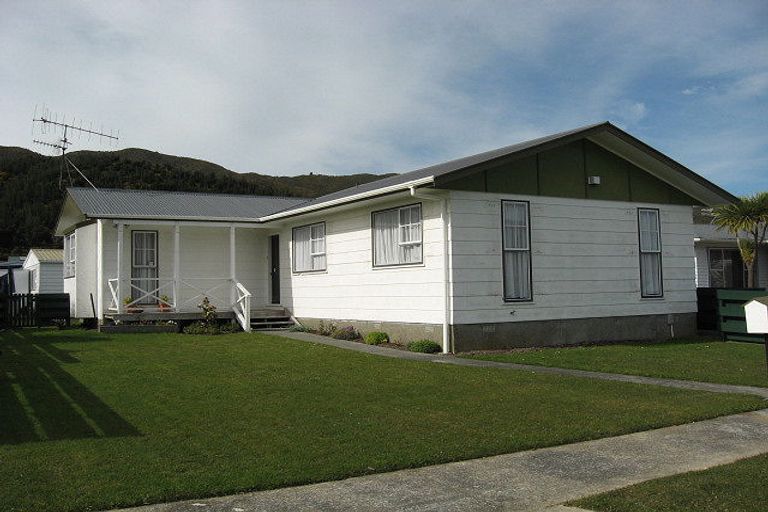 Photo of property in 176 Wise Street, Wainuiomata, Lower Hutt, 5014