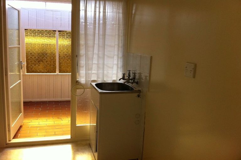 Photo of property in 1/8 Tina Place, Sunnyhills, Auckland, 2010