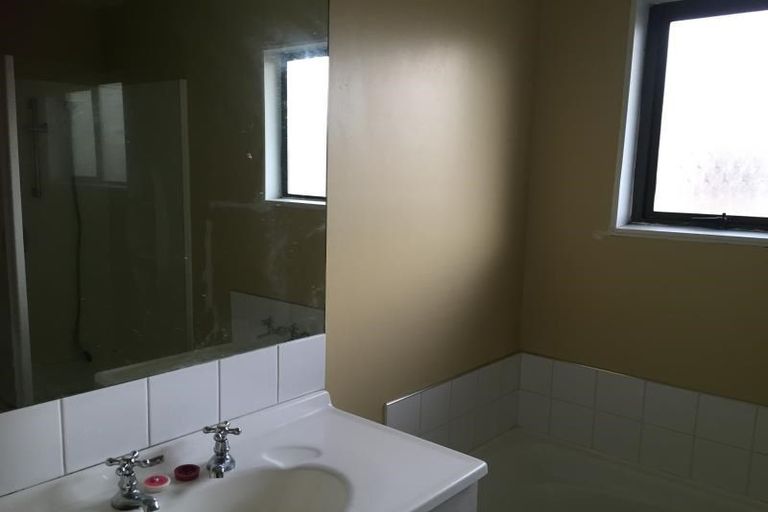 Photo of property in 17 Centennial Avenue, Riccarton, Christchurch, 8041