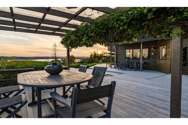 Photo of property in 2 Doves Bay Road, Kerikeri, 0294