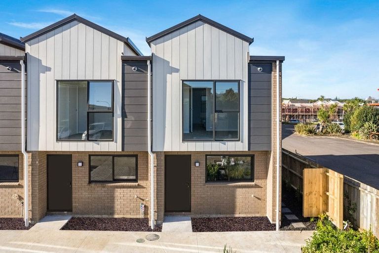 Photo of property in 19 Tima Lane, Mangere Bridge, Auckland, 2022