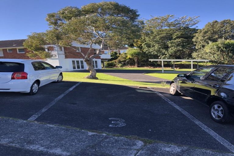 Photo of property in 2/32 Alamein Avenue, Belmont, Auckland, 0622