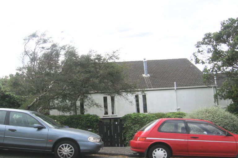 Photo of property in 1 Seaview Terrace, Northland, Wellington, 6012