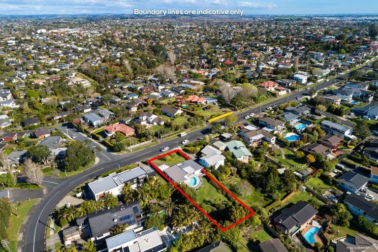 Photo of property in 156 Bleakhouse Road, Mellons Bay, Auckland, 2014