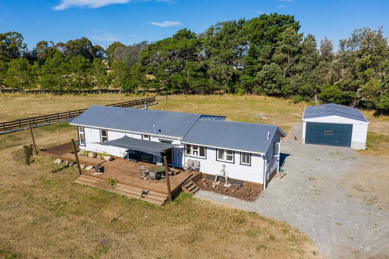 Photo of property in 92 Chester Road, Tawa, Wellington, 5028