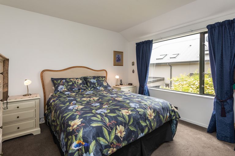 Photo of property in 2/15 Coles Place, St Albans, Christchurch, 8014