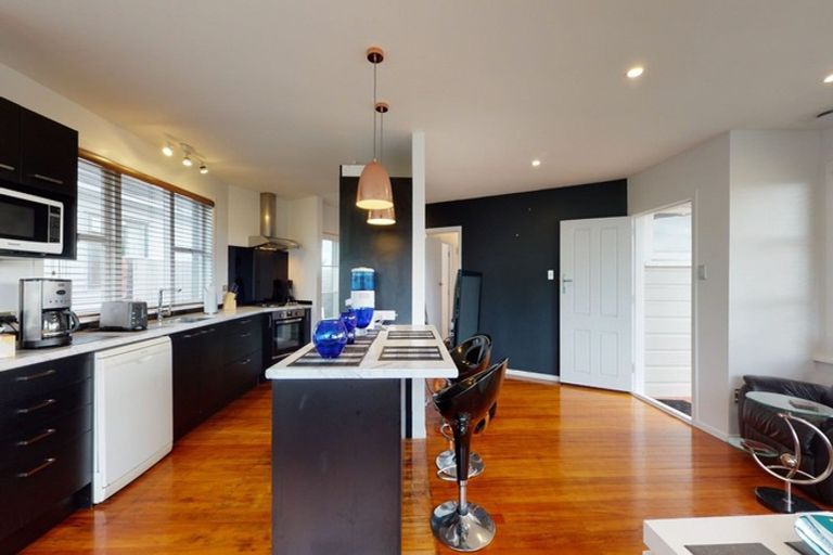 Photo of property in 1/818 East Coast Road, Oteha, Auckland, 0630