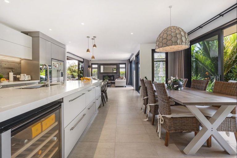 Photo of property in 563 Grenada Street, Papamoa Beach, Papamoa, 3118