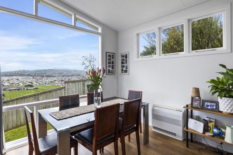 Photo of property in 77 Easther Crescent, Kew, Dunedin, 9012