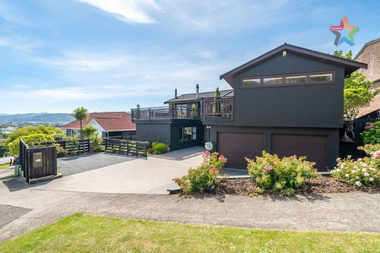 Photo of property in 15 Summit Road, Fairfield, Lower Hutt, 5011