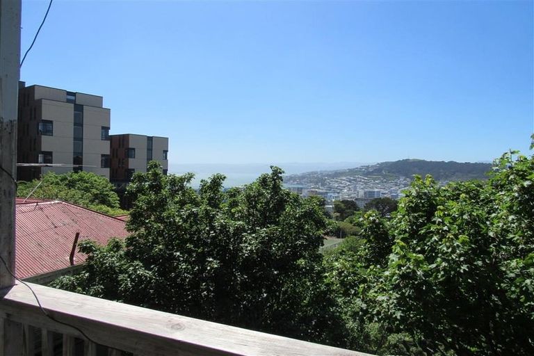 Photo of property in 72 Fairlie Terrace, Kelburn, Wellington, 6021