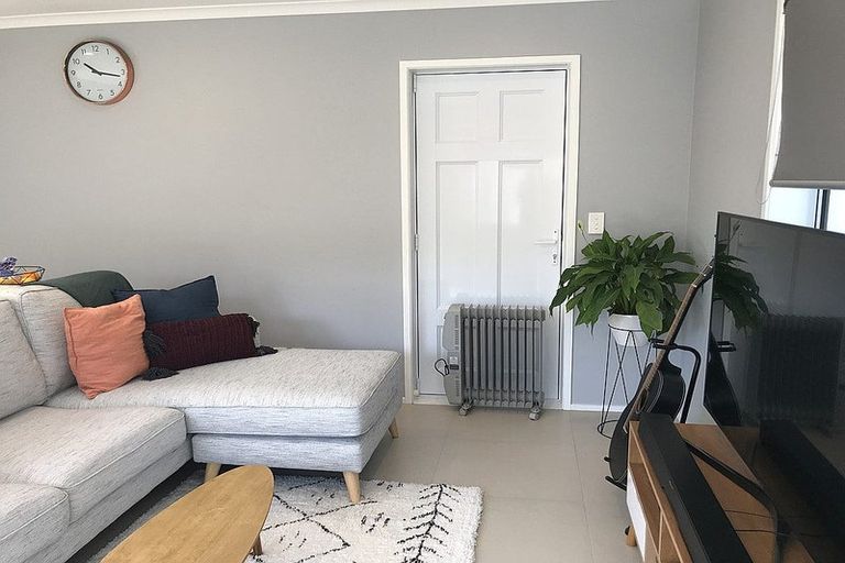 Photo of property in 20 Cypress Place, Sunnynook, Auckland, 0620