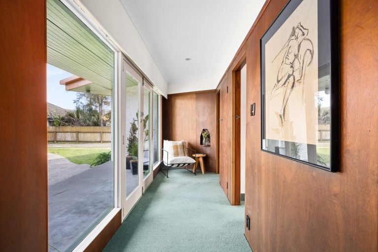 Photo of property in 16 Howard Road, Taradale, Napier, 4112