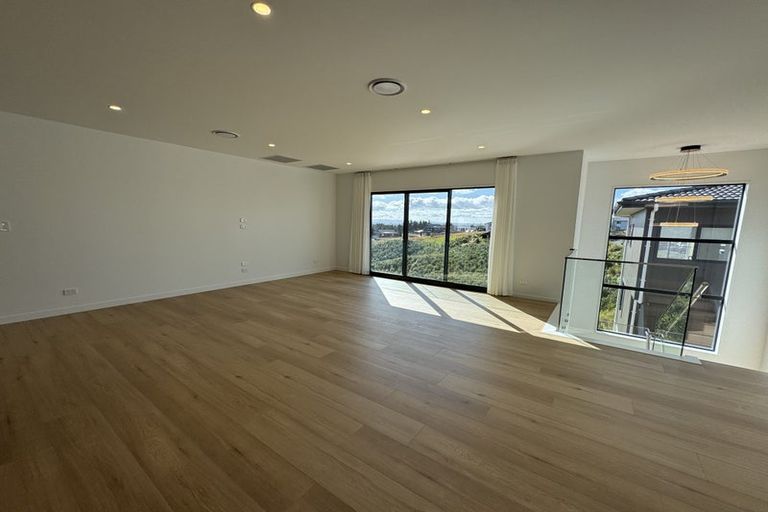 Photo of property in 32 Ridgehill Rise, Flat Bush, 2019