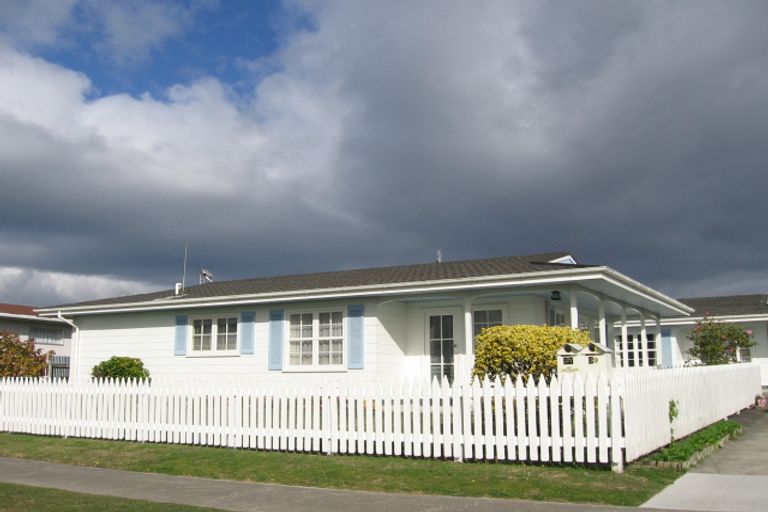 Photo of property in 37 Coventry Avenue, Tamatea, Napier, 4112