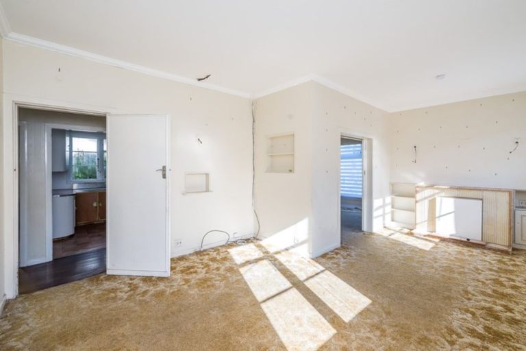 Photo of property in 204 Coutts Street, Rongotai, Wellington, 6022