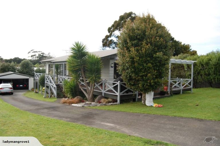 Photo of property in 50 Matua Road, Huapai, Kumeu, 0810