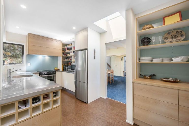 Photo of property in 17 Dillon Street, Lowry Bay, Lower Hutt, 5013