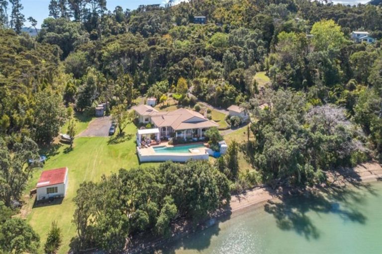 Photo of property in 835 Wyuna Bay Road, Wyuna Bay, Coromandel, 3581