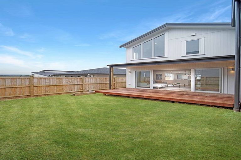 Photo of property in 5 Tiaki Lane, Karaka, Papakura, 2113