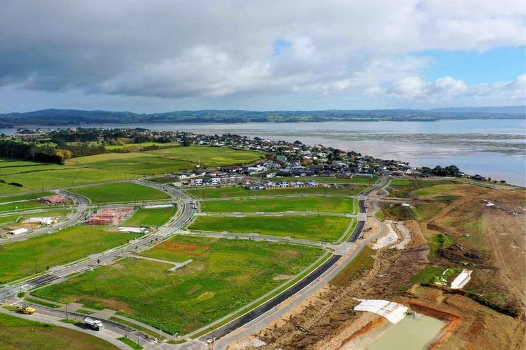 Photo of property in 32 Kaitiaki Drive, Clarks Beach, 2122